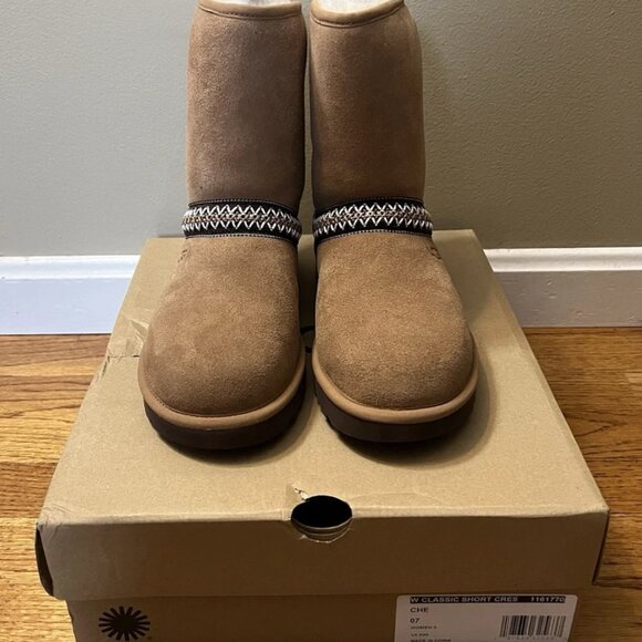 NEW UGG Classic Short Crescent Bootie - US 7 / Brown - Picture 4 of 8